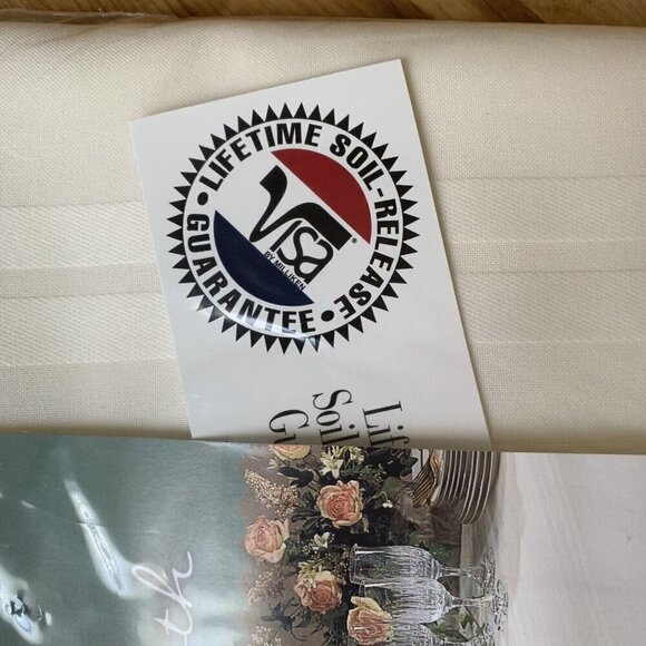 Tablecloth Hometrends Select Satin Stripe Visa Bone Color 60 x 84 Oval New - Picture 7 of 11